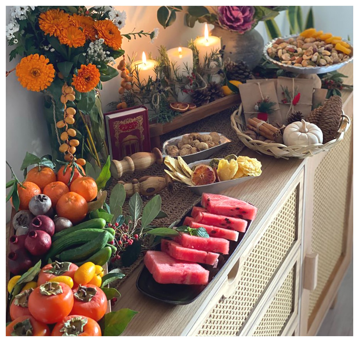 چیدمان سفره یلدا: ایدههایی برای زیبایی و جذابیت