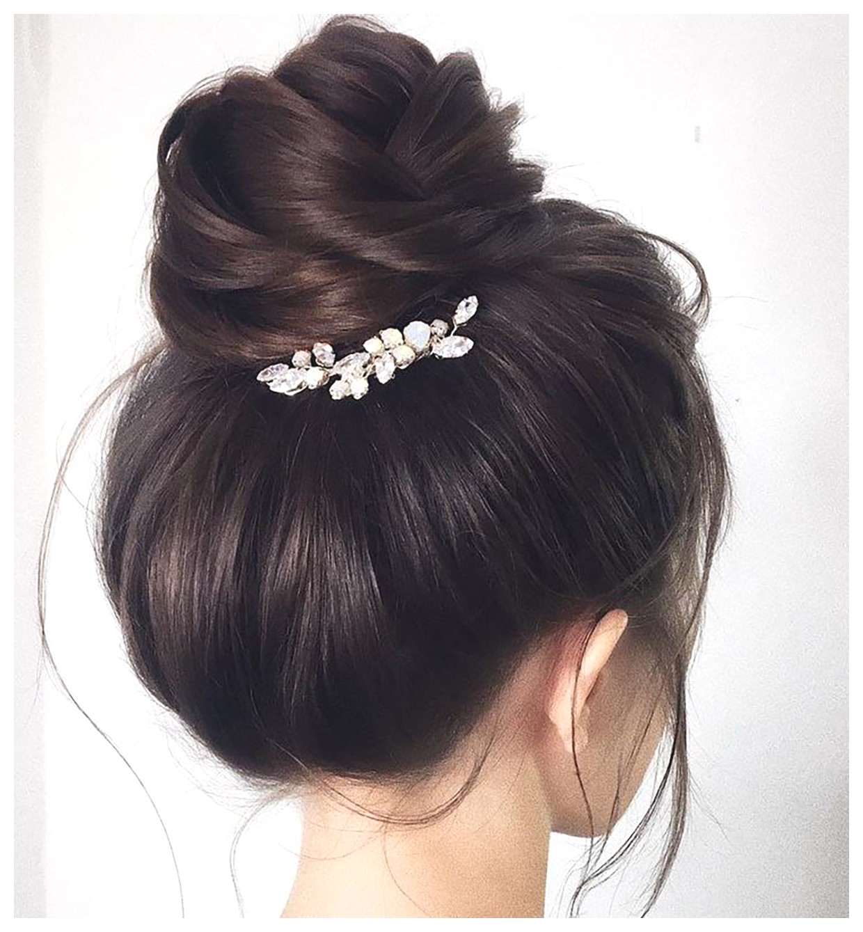 انواع شینیون مو: راهنمای کامل برای زیبایی و جذابیت