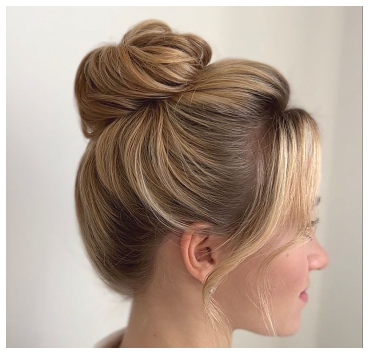 انواع شینیون مو: راهنمای کامل برای زیبایی و جذابیت