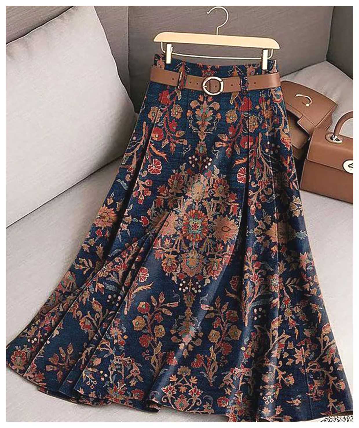 راهنمای انتخاب دامن طرحدار: انتخابی شیک و جذاب برای هر مناسبتی