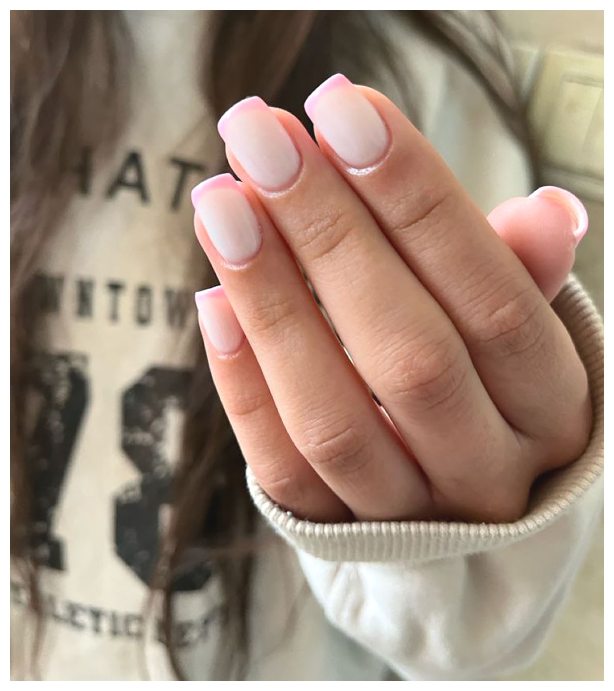 آموزش طراحی ناخن فرنچ: زیباترین ایدهها برای ناخنهای شما