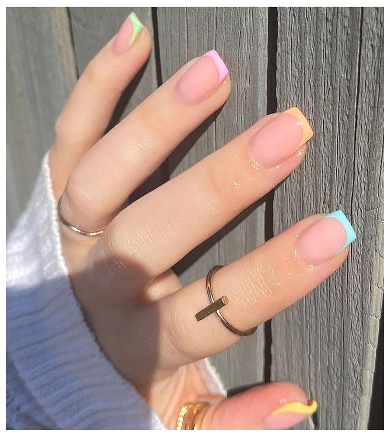 آموزش طراحی ناخن فرنچ: زیباترین ایدهها برای ناخنهای شما