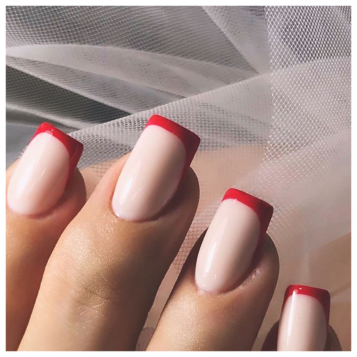 آموزش طراحی ناخن فرنچ: زیباترین ایدهها برای ناخنهای شما