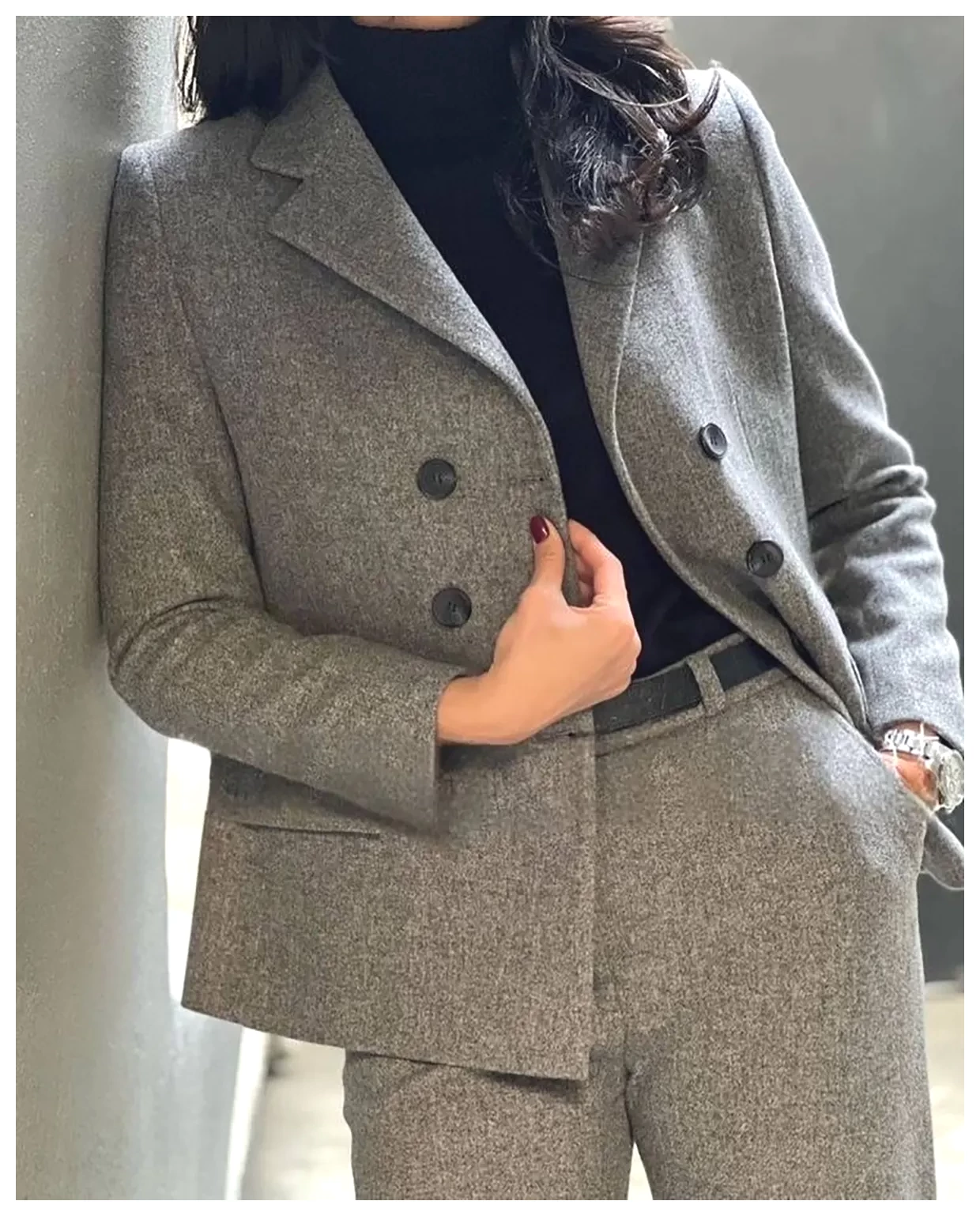 راهنمای انتخاب و خرید کت شلوار زنانه: مد روز و شیک