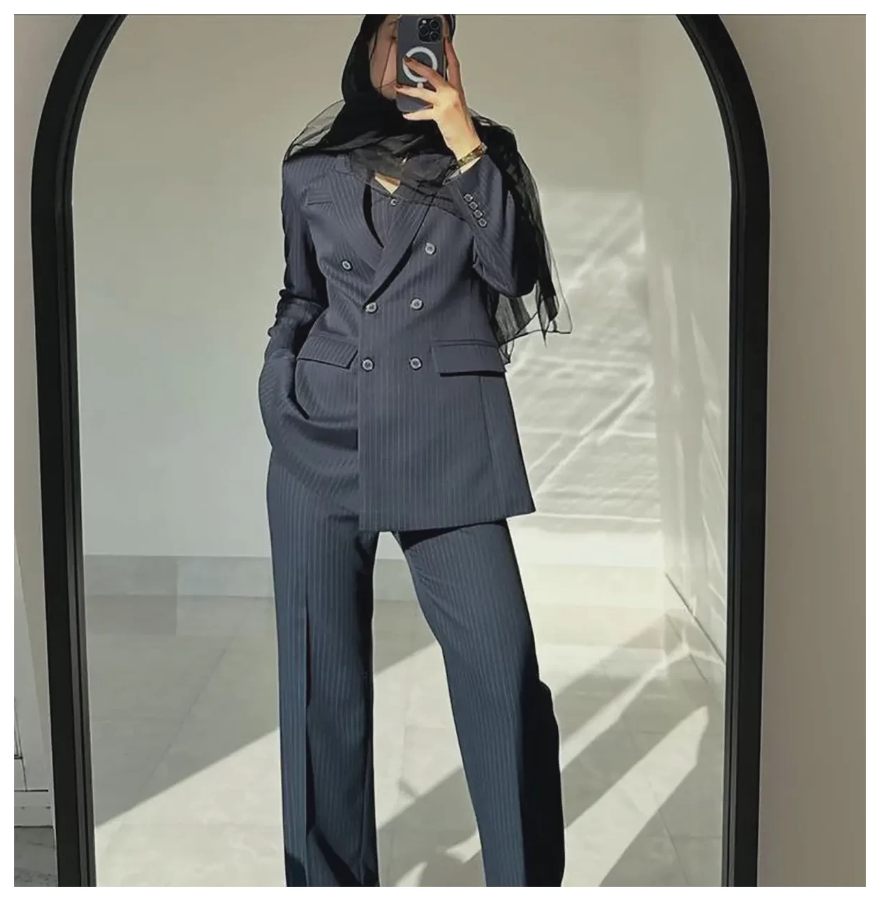 راهنمای انتخاب و خرید کت شلوار زنانه: مد روز و شیک