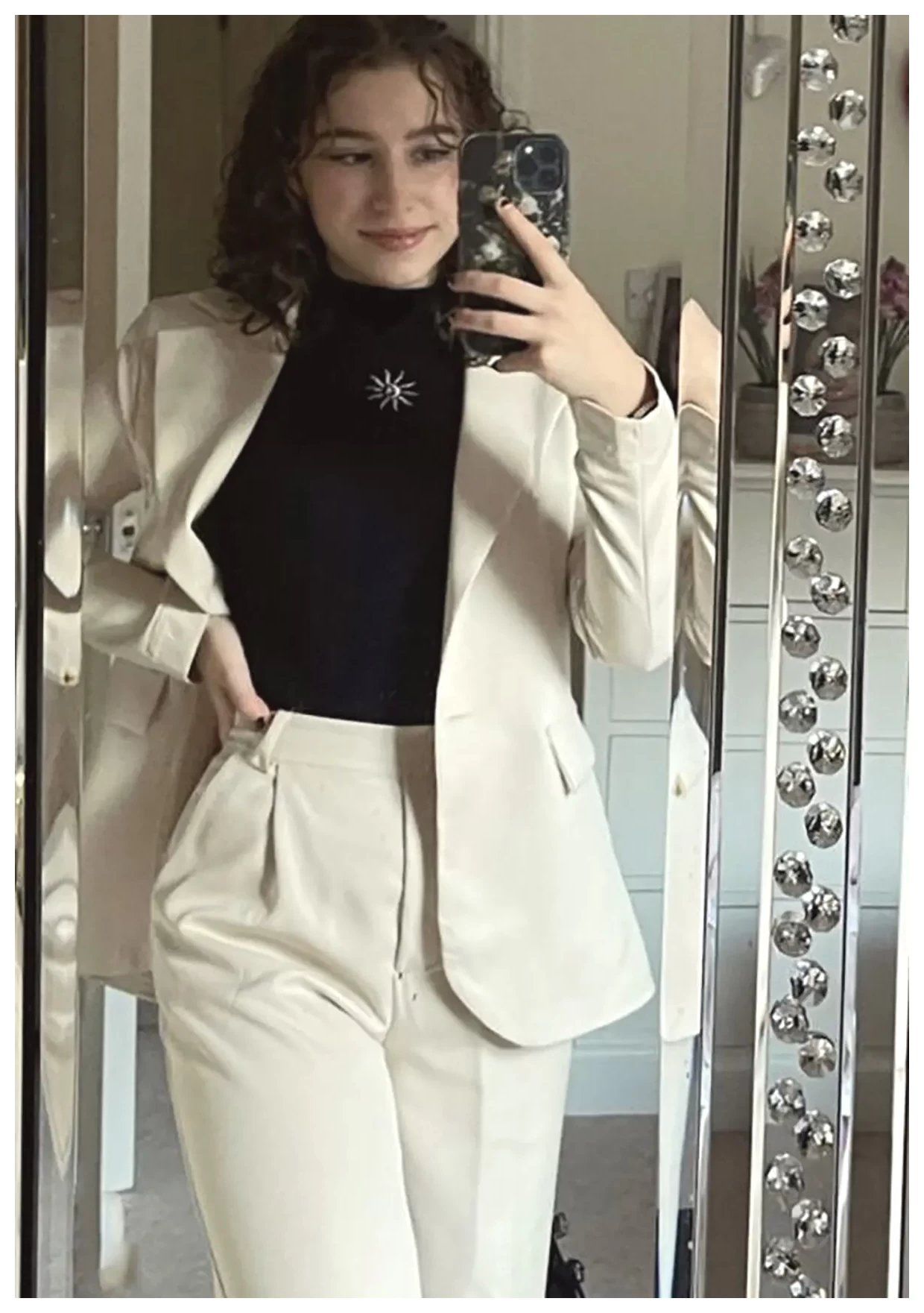 راهنمای انتخاب و خرید کت شلوار زنانه: مد روز و شیک