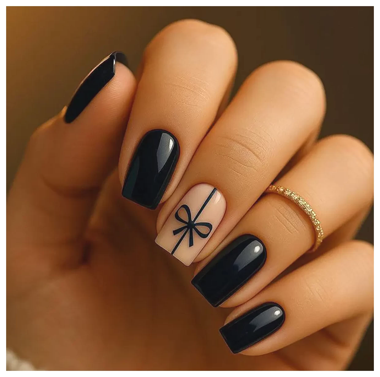 لاک طرح مشکی: انتخابی شیک و جذاب برای زیبایی ناخن‌ها