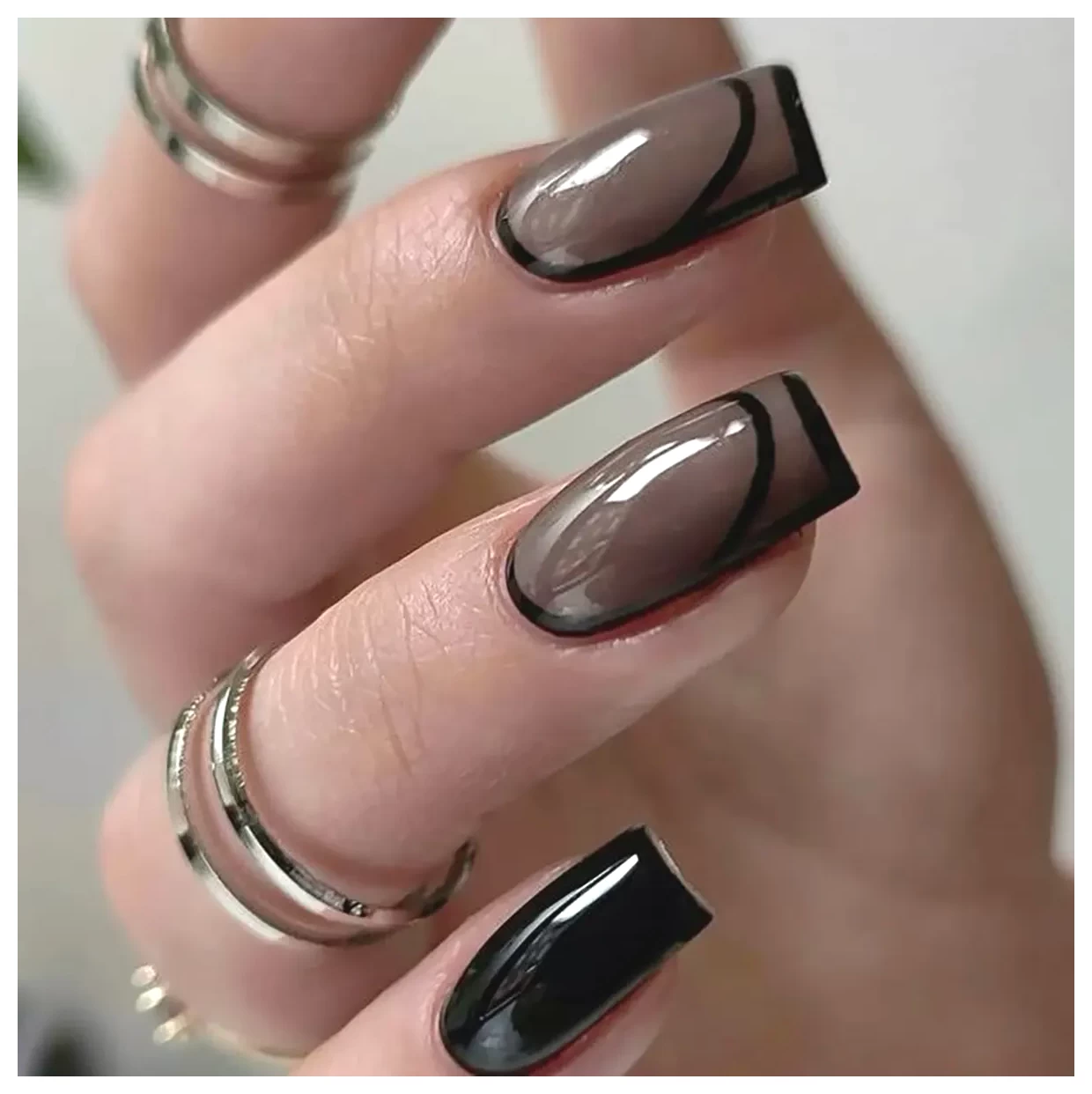 لاک طرح مشکی: انتخابی شیک و جذاب برای زیبایی ناخن‌ها