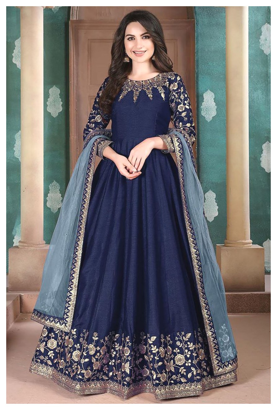 راهنمای انتخاب لباس ساری: جذابیت و زیبایی در هر فصل