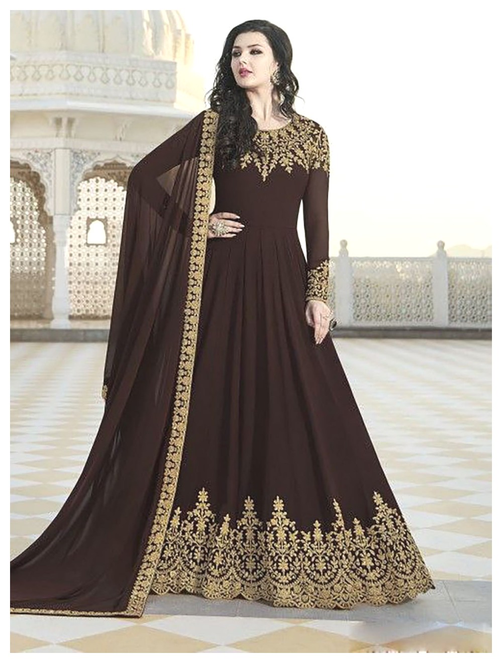 راهنمای انتخاب لباس ساری: جذابیت و زیبایی در هر فصل