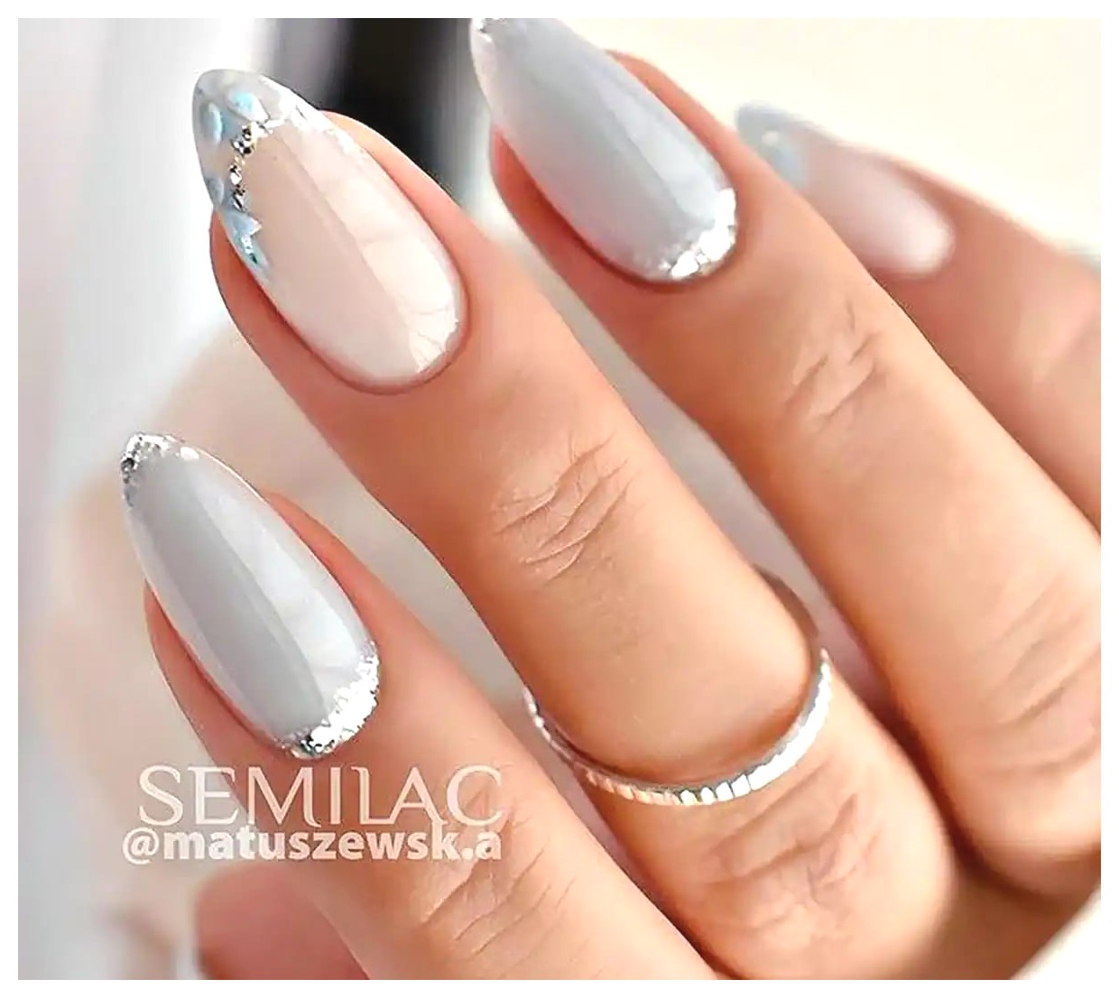 طراحی ناخن آبی روشن: ایده‌ها و نکات زیبا برای ناخن‌های شما