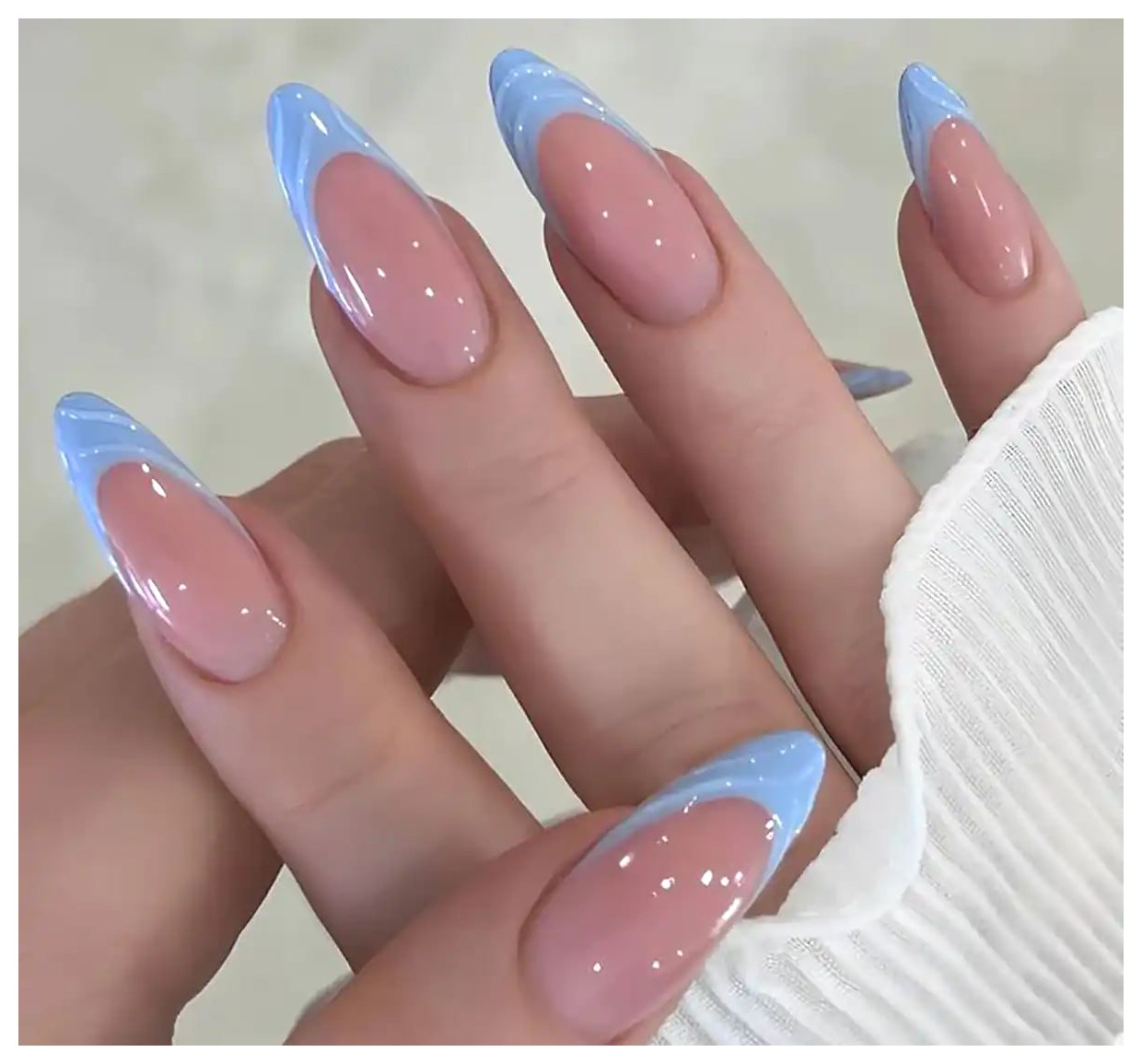 طراحی ناخن آبی روشن: ایده‌ها و نکات زیبا برای ناخن‌های شما