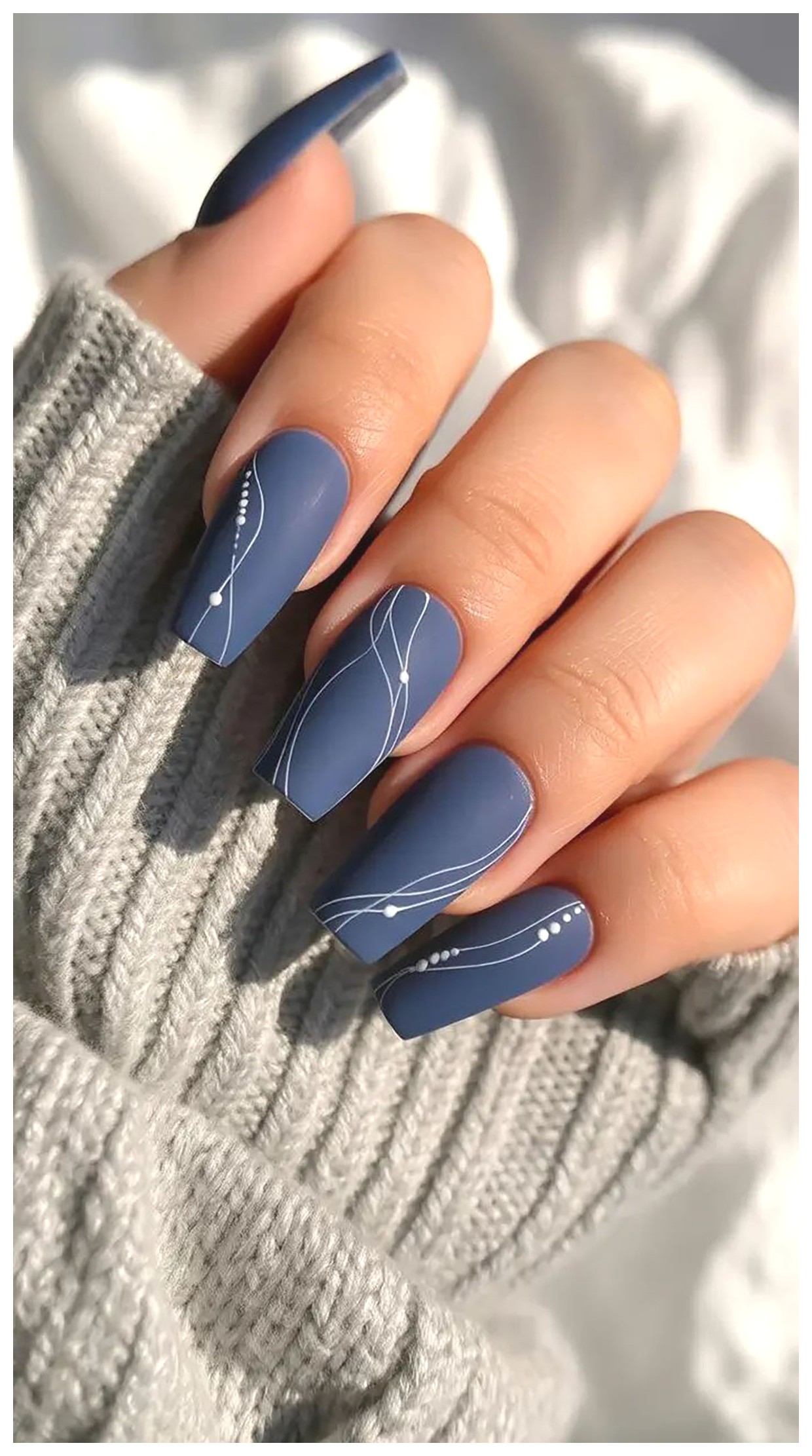 ایدههای خلاقانه برای طراحی ناخن بلند: زیبایی و جذابیت در دستان شما