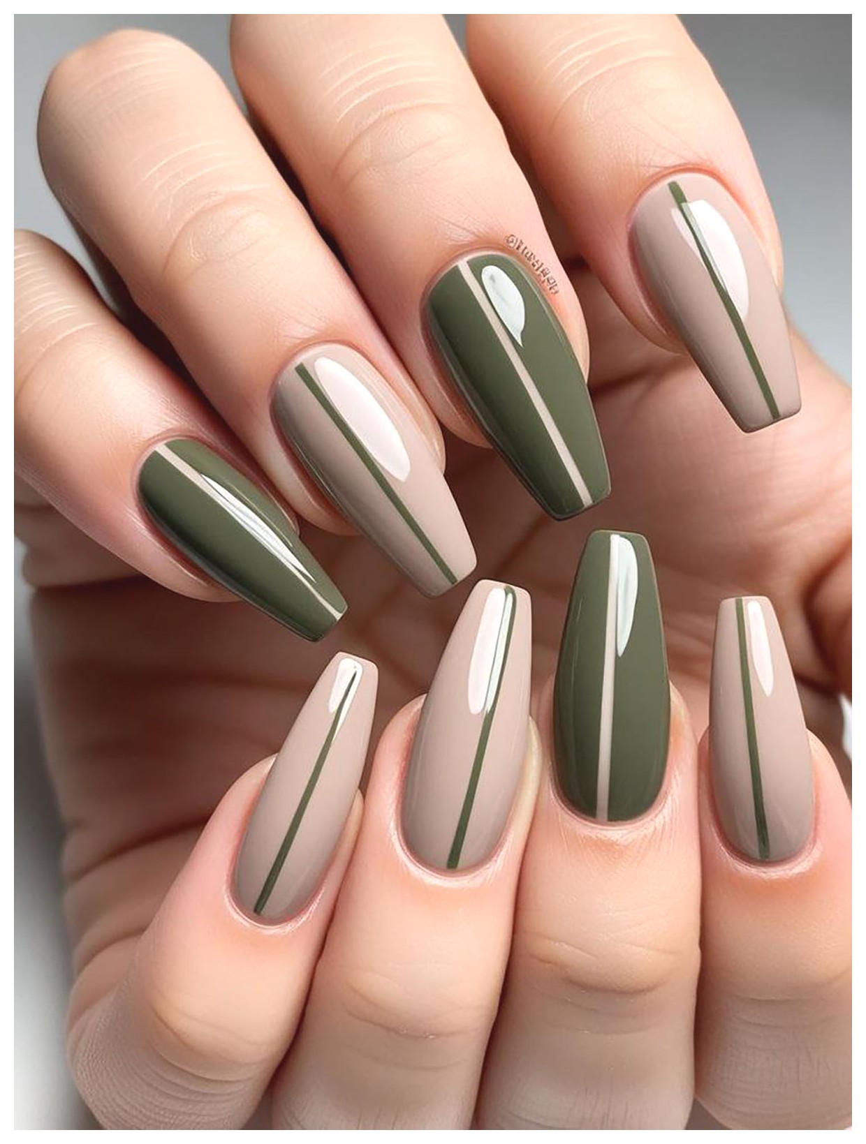 ایدههای خلاقانه برای طراحی ناخن بلند: زیبایی و جذابیت در دستان شما