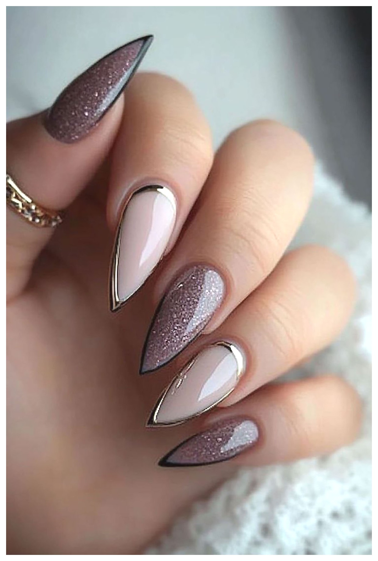 ایدههای خلاقانه برای طراحی ناخن بلند: زیبایی و جذابیت در دستان شما