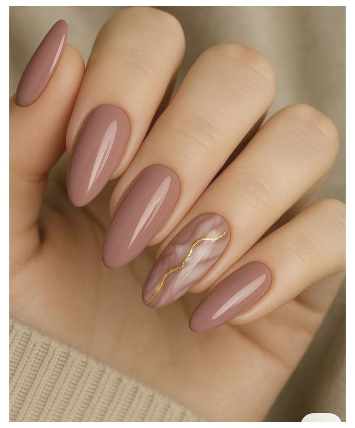 ناخن بادومی: زیبایی و مراقبت از ناخنها با این طراحی خاص