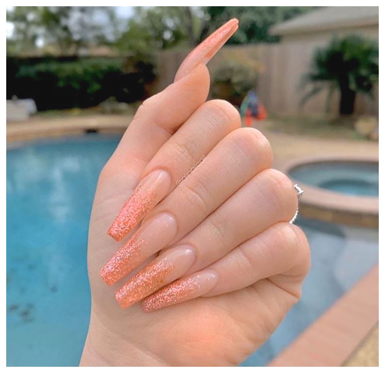 چگونه ناخن‌های بلند و زیبا داشته باشیم؟