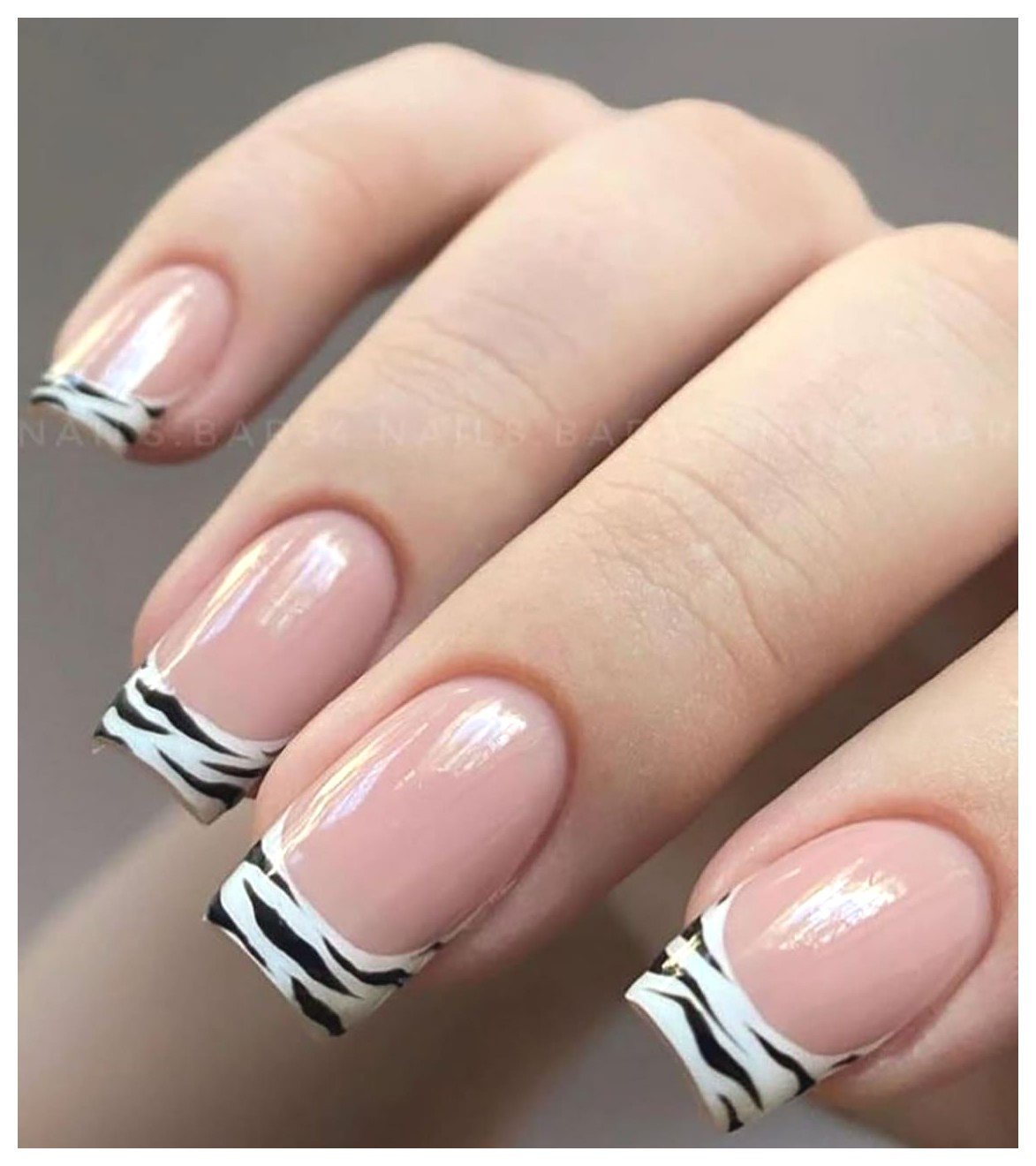 راهنمای کامل طراحی ناخن ساده و شیک