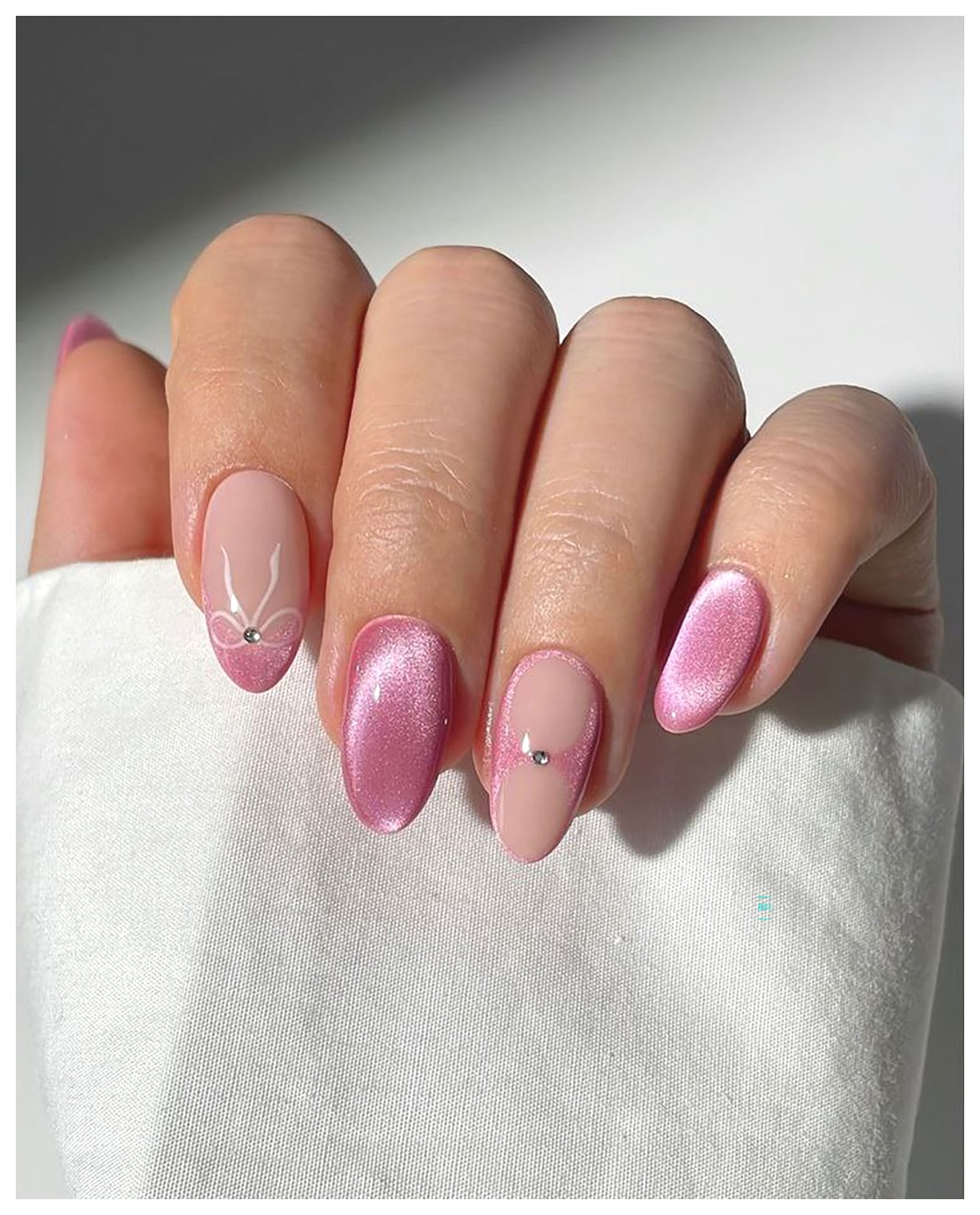 راهنمای انتخاب دیزاین ناخن عروس: زیبایی و جذابیت در هر جزئیات