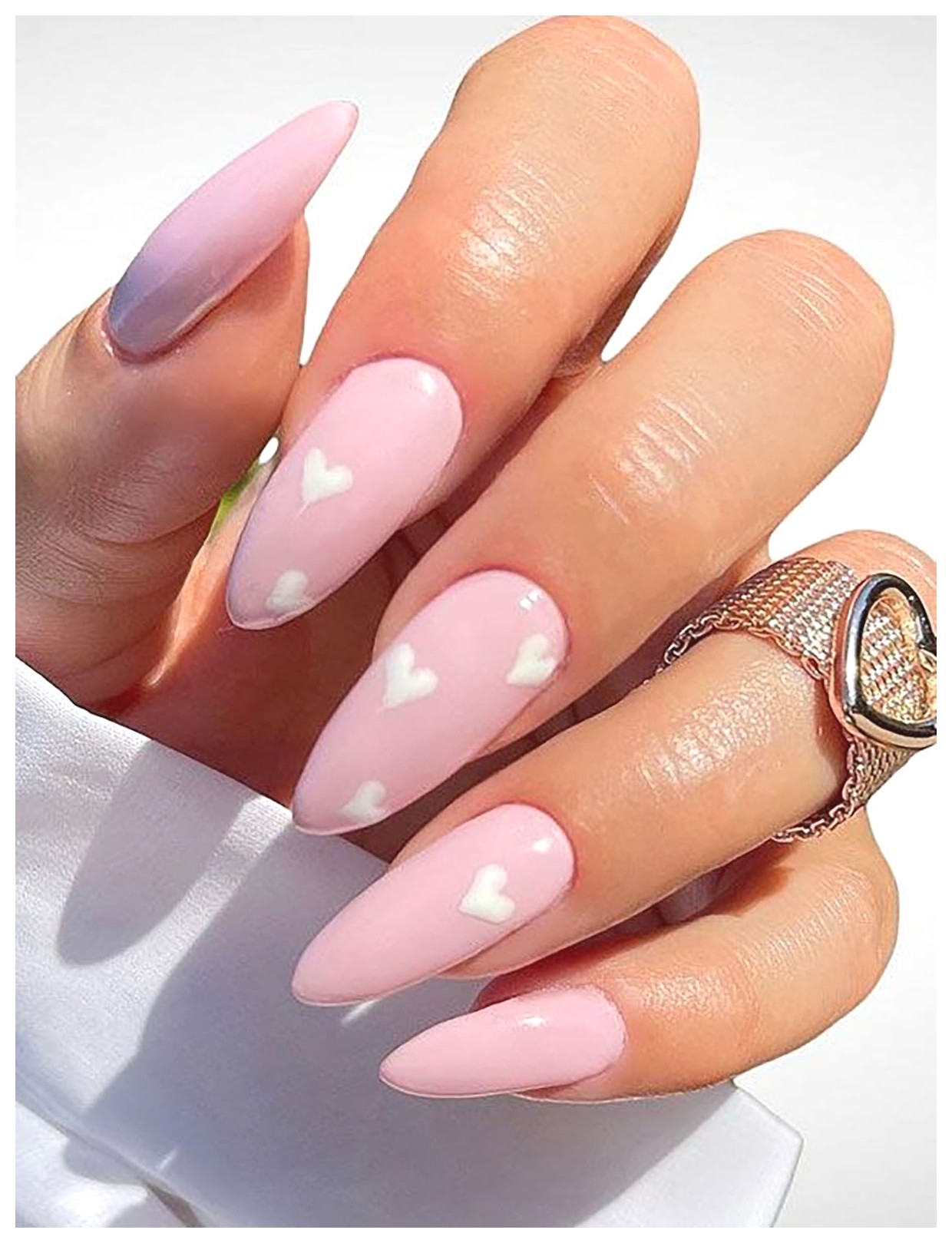 راهنمای انتخاب دیزاین ناخن عروس: زیبایی و جذابیت در هر جزئیات