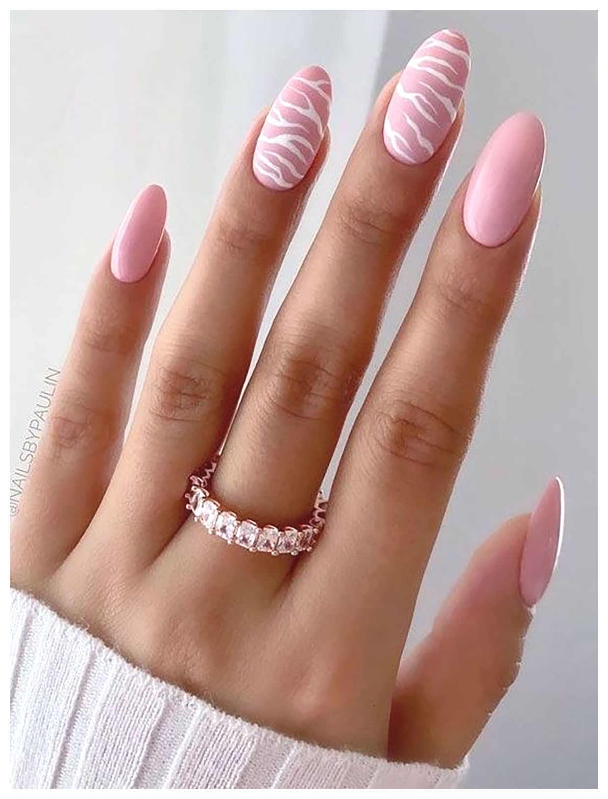 راهنمای انتخاب دیزاین ناخن عروس: زیبایی و جذابیت در هر جزئیات