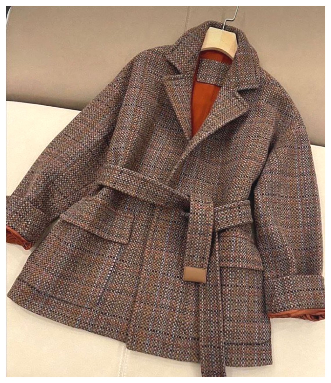 راهنمای انتخاب و ست کردن پالتو کوتاه زنانه