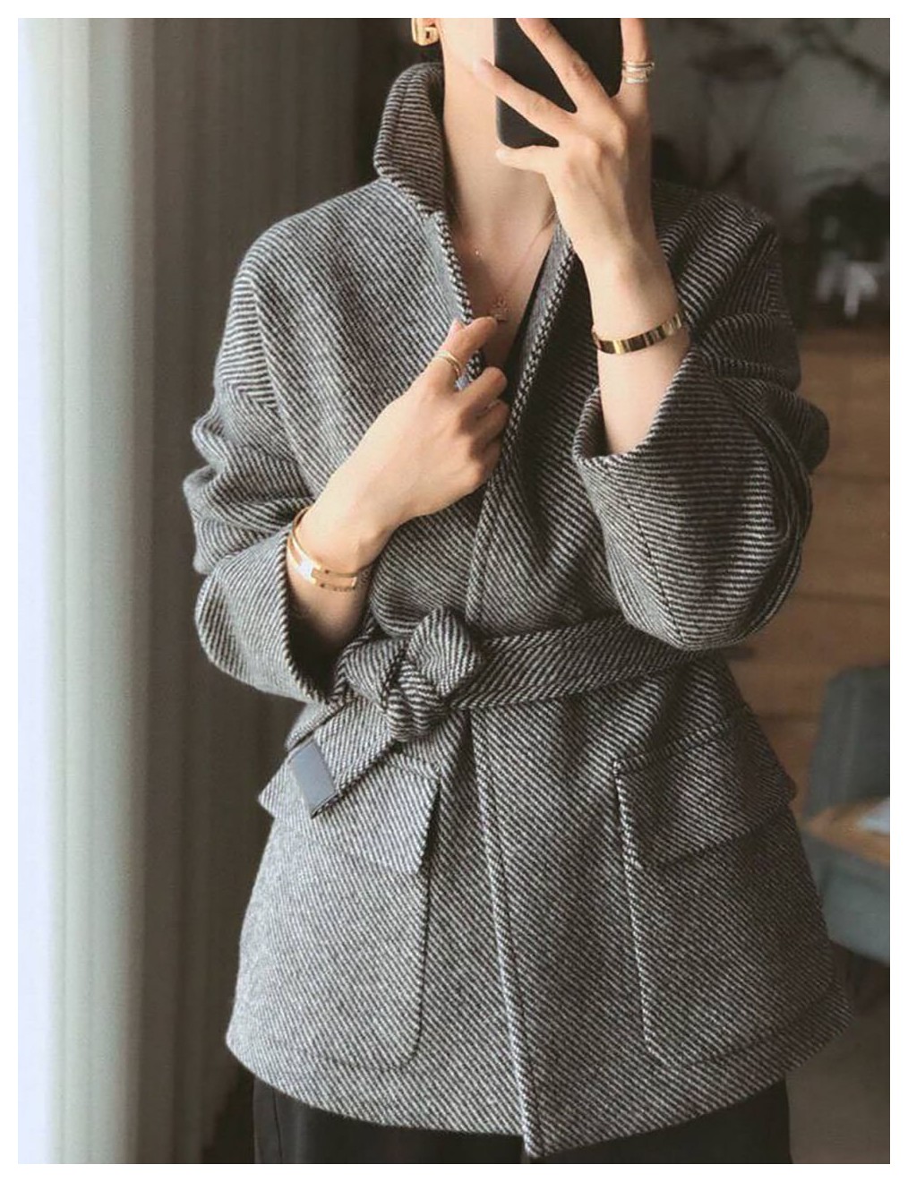 راهنمای انتخاب و ست کردن پالتو کوتاه زنانه