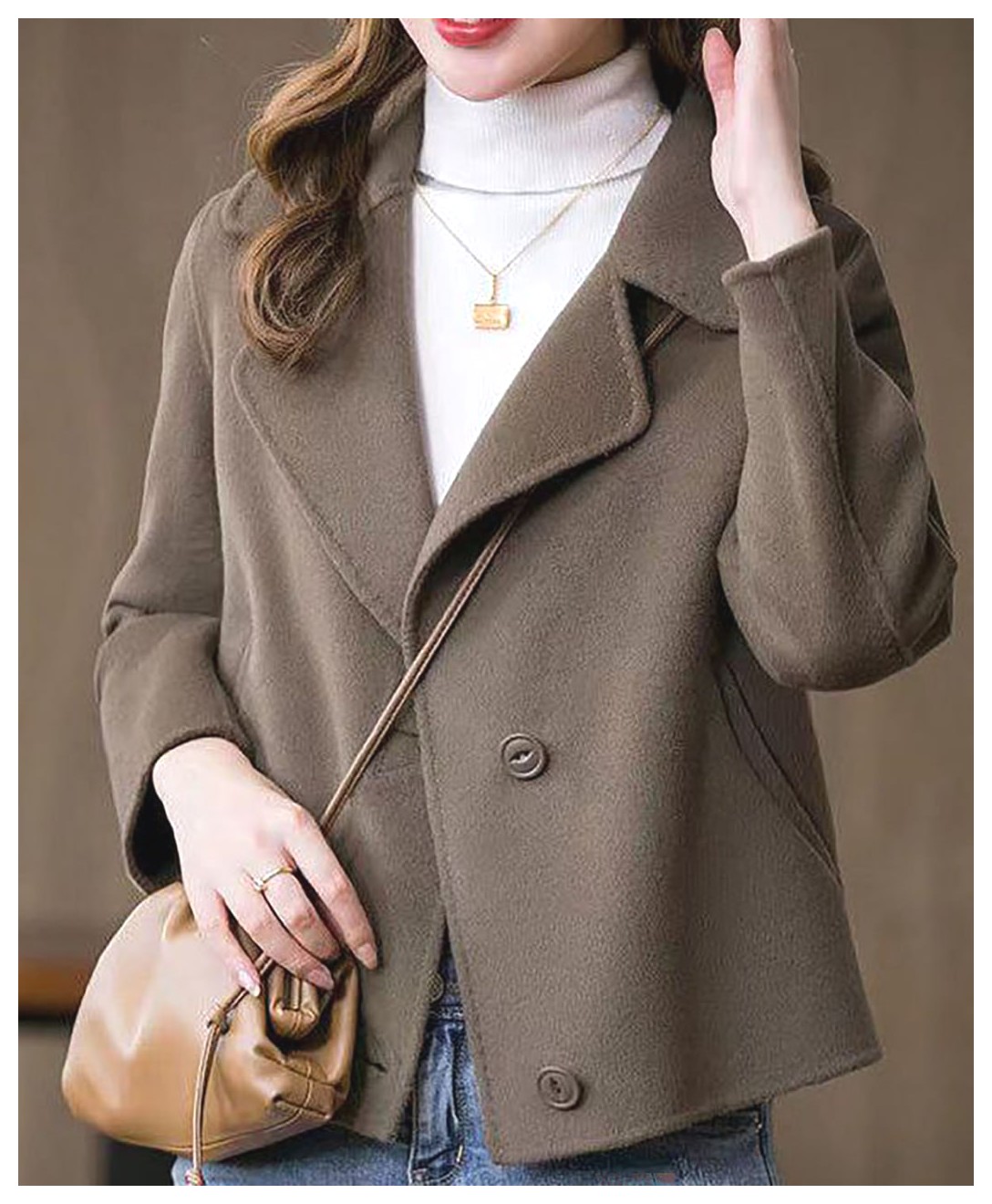 راهنمای انتخاب و ست کردن پالتو کوتاه زنانه