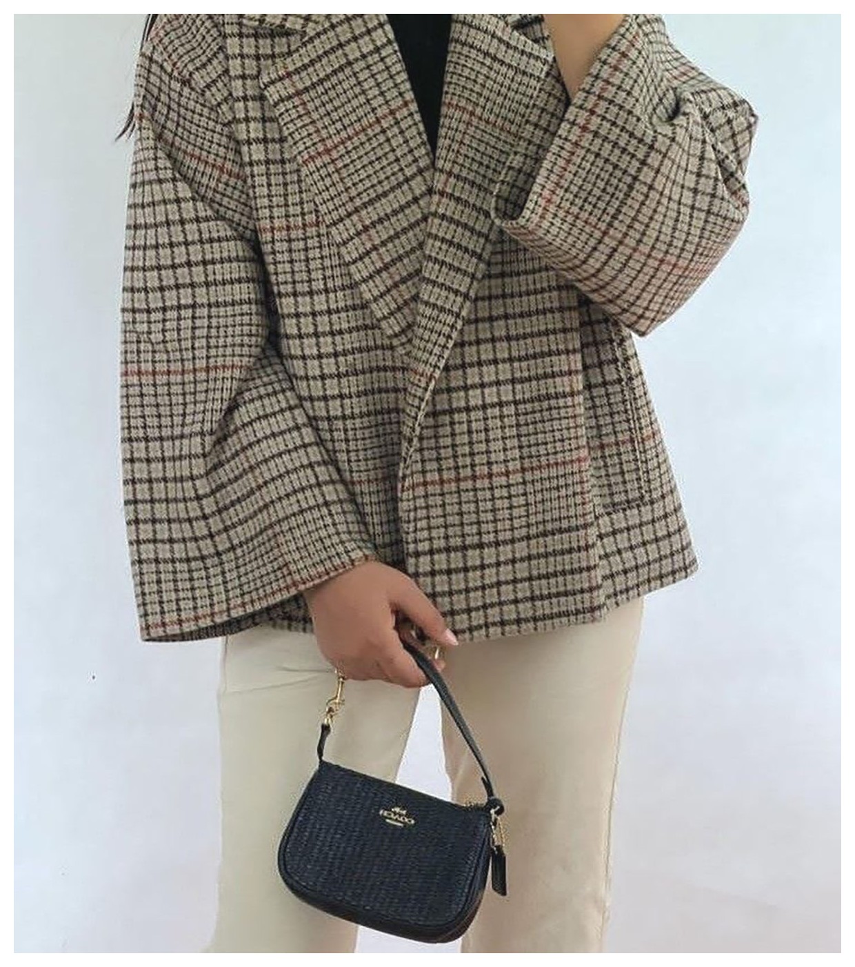 راهنمای انتخاب پالتو کوتاه زنانه: استایل و کاربردها