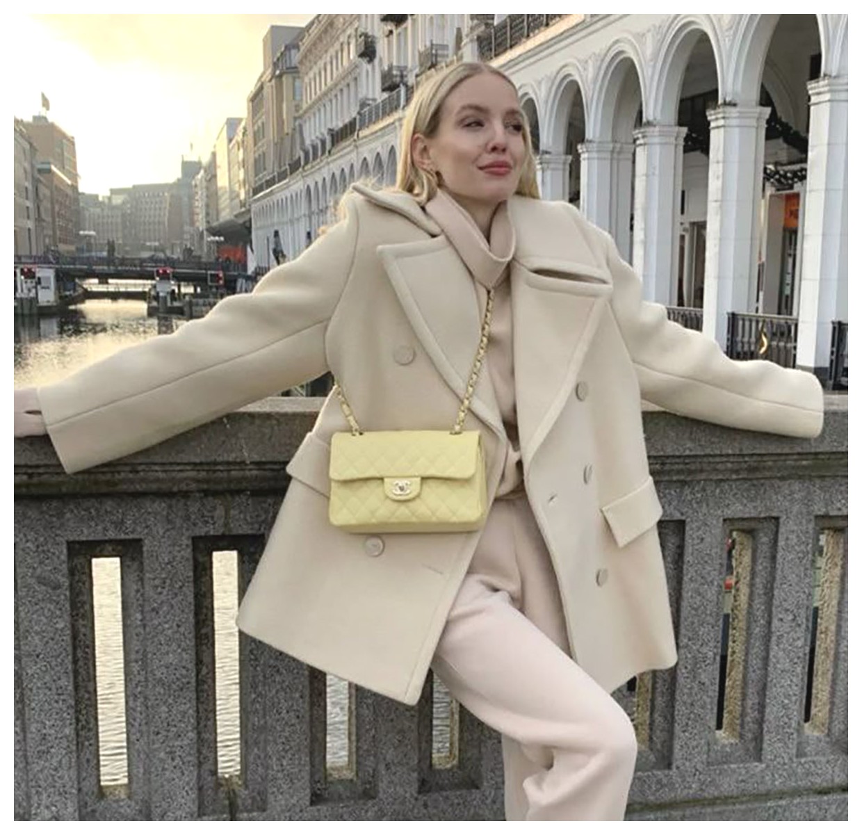 راهنمای انتخاب پالتو کوتاه زنانه: استایل و کاربردها