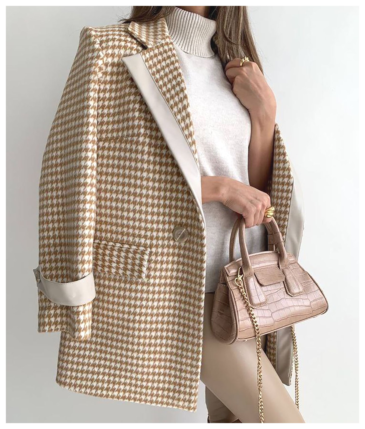 راهنمای انتخاب پالتو کوتاه زنانه: استایل و کاربردها