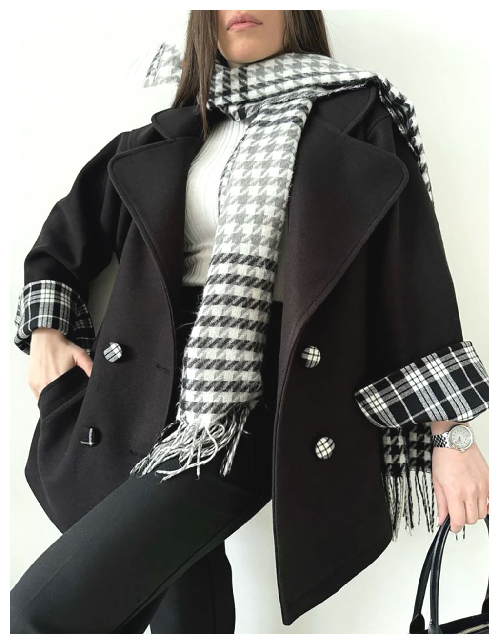 راهنمای خرید پالتو زنانه: انتخابی شیک و کاربردی