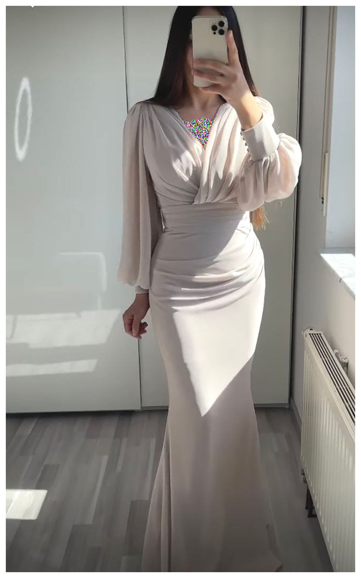 راهنمای انتخاب پیراهن مجلسی پوشیده برای استایل شیک و مدرن