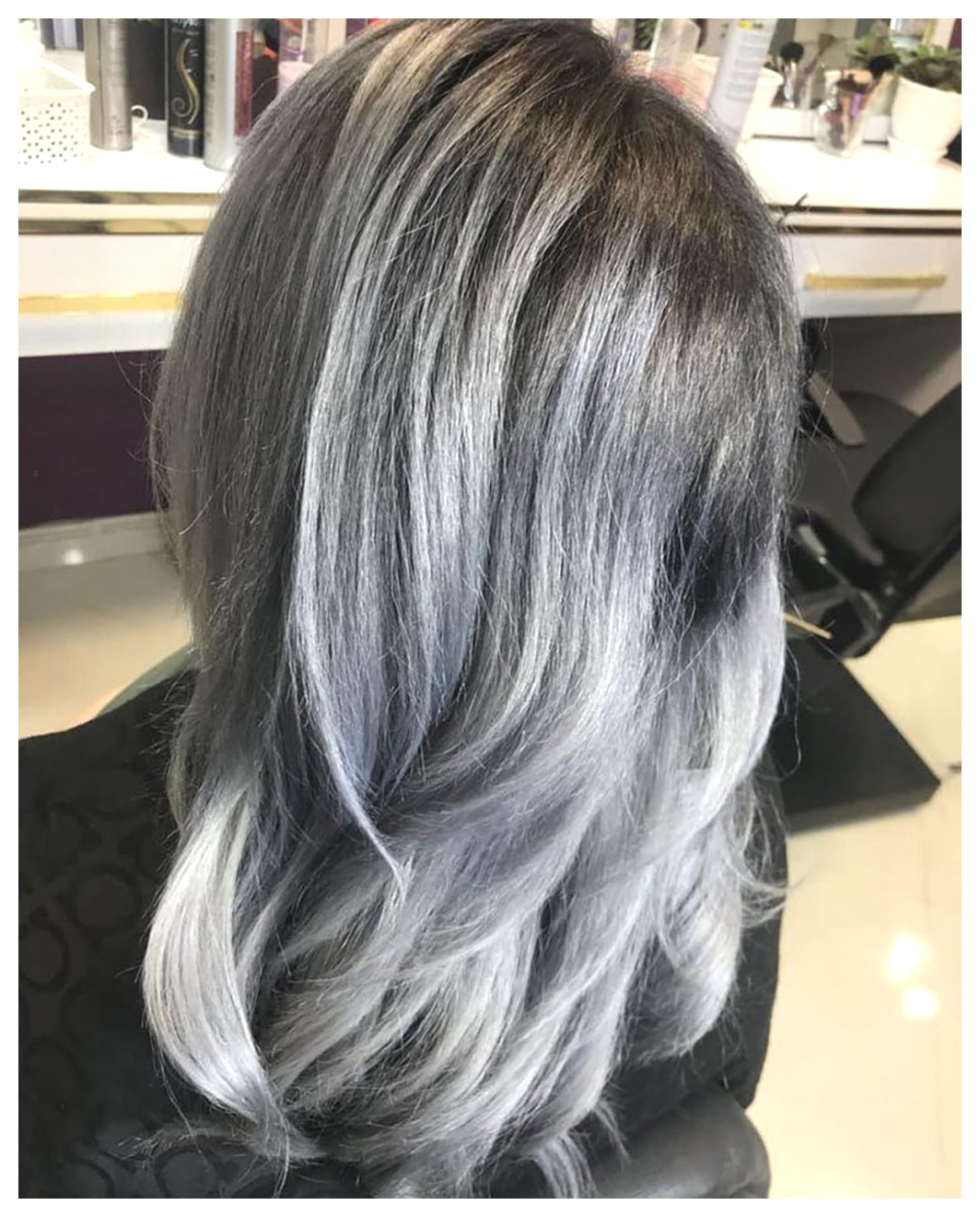 رنگ مو و روحیه: تأثیرات رنگ سفید بر احساسات و رفتار