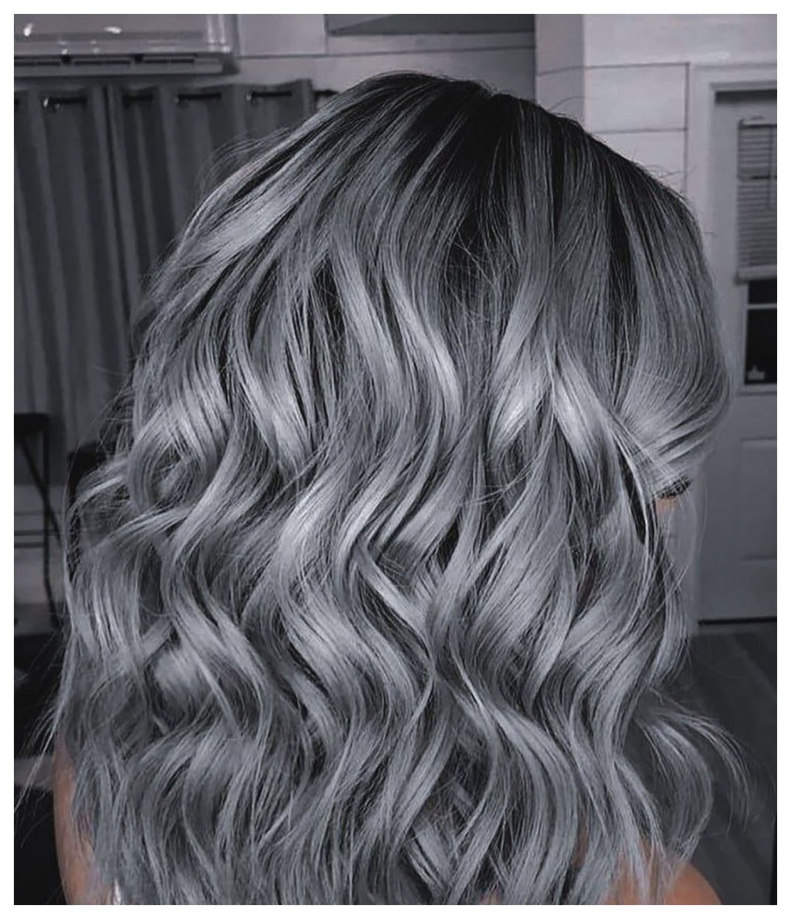 رنگ مو و روحیه: تأثیرات رنگ سفید بر احساسات و رفتار