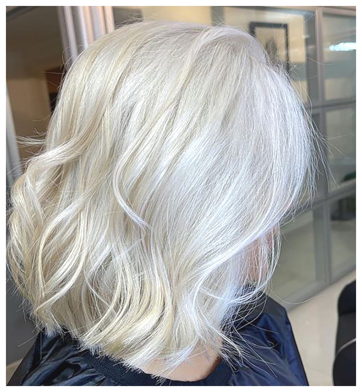 رنگ مو و روحیه: تأثیرات رنگ سفید بر احساسات و رفتار