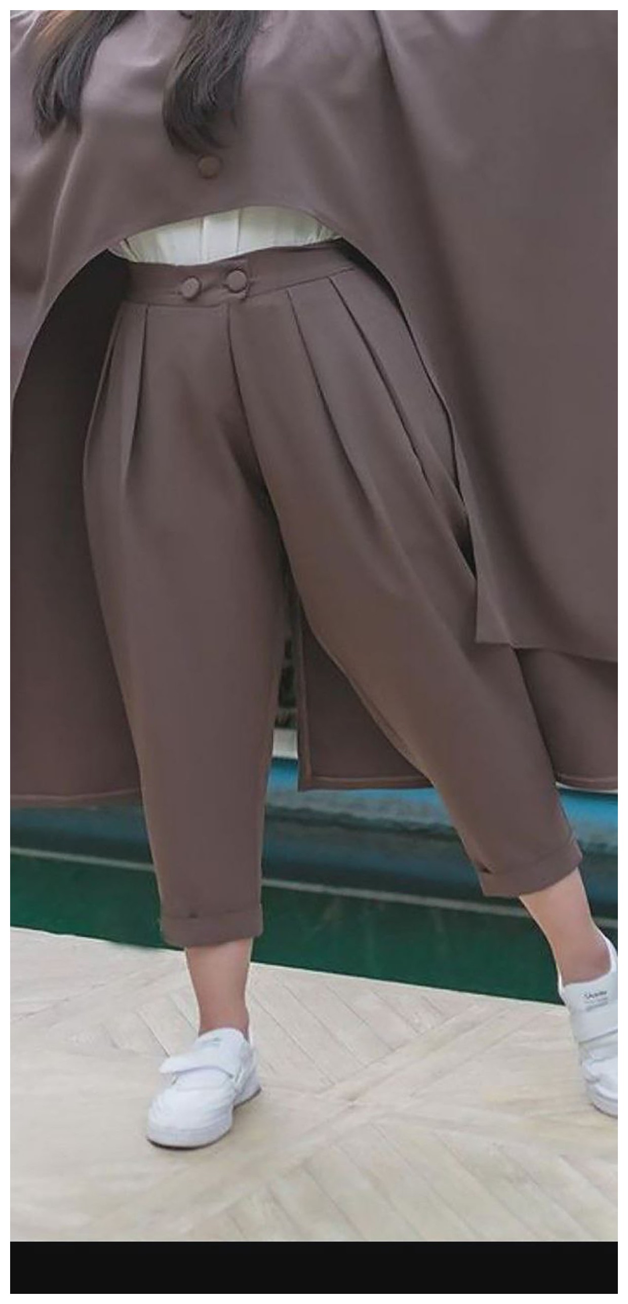 شلوار دخترانه: انتخابی شیک و راحت برای هر موقعیت