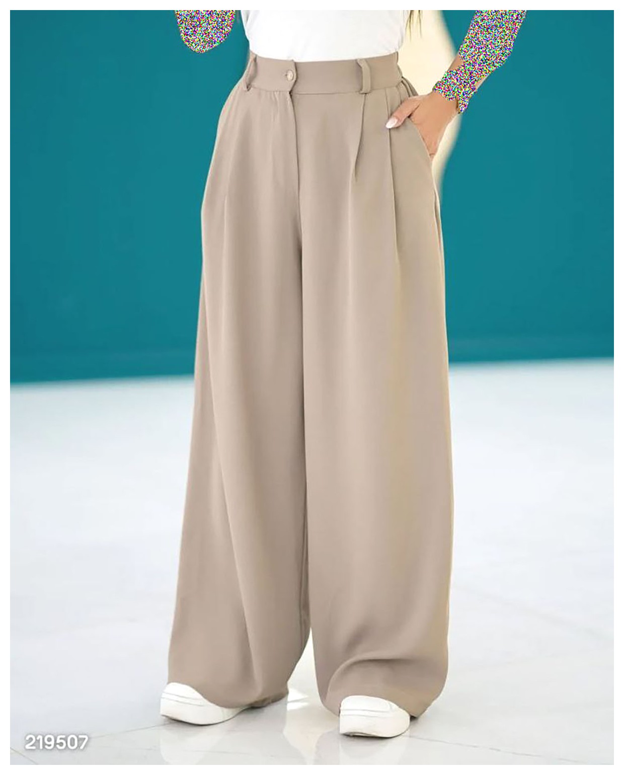 شلوار دخترانه: انتخابی شیک و راحت برای هر موقعیت