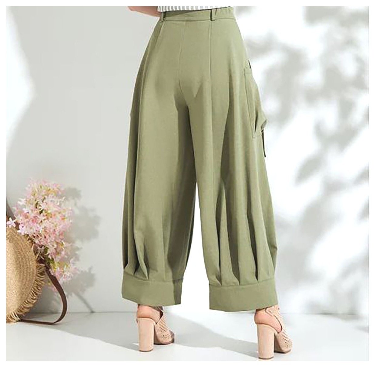 شلوار دخترانه: انتخابی شیک و راحت برای هر موقعیت