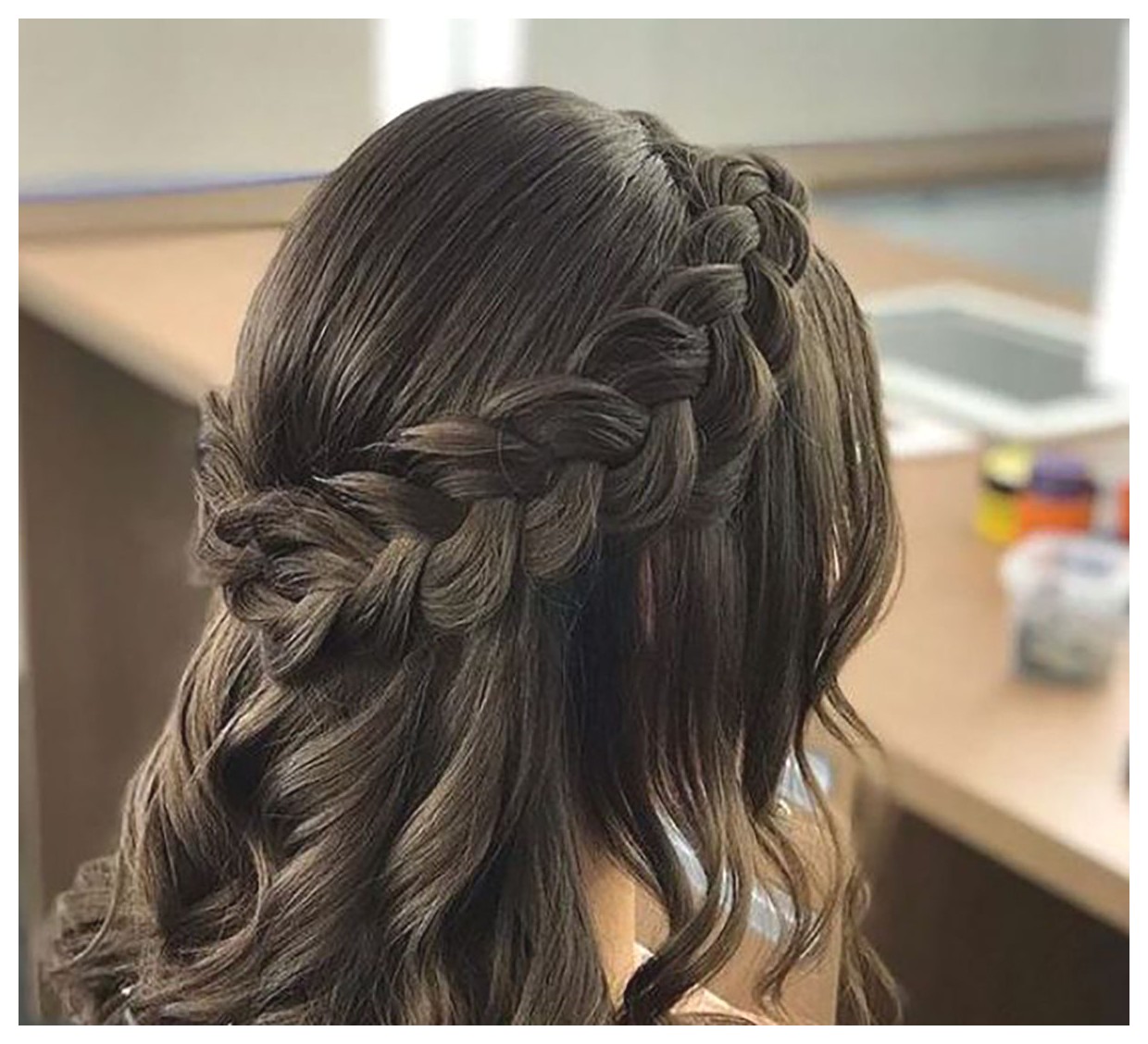 مدلهای شینیون موی باز | راهنمایی برای انتخاب بهترین شینیون