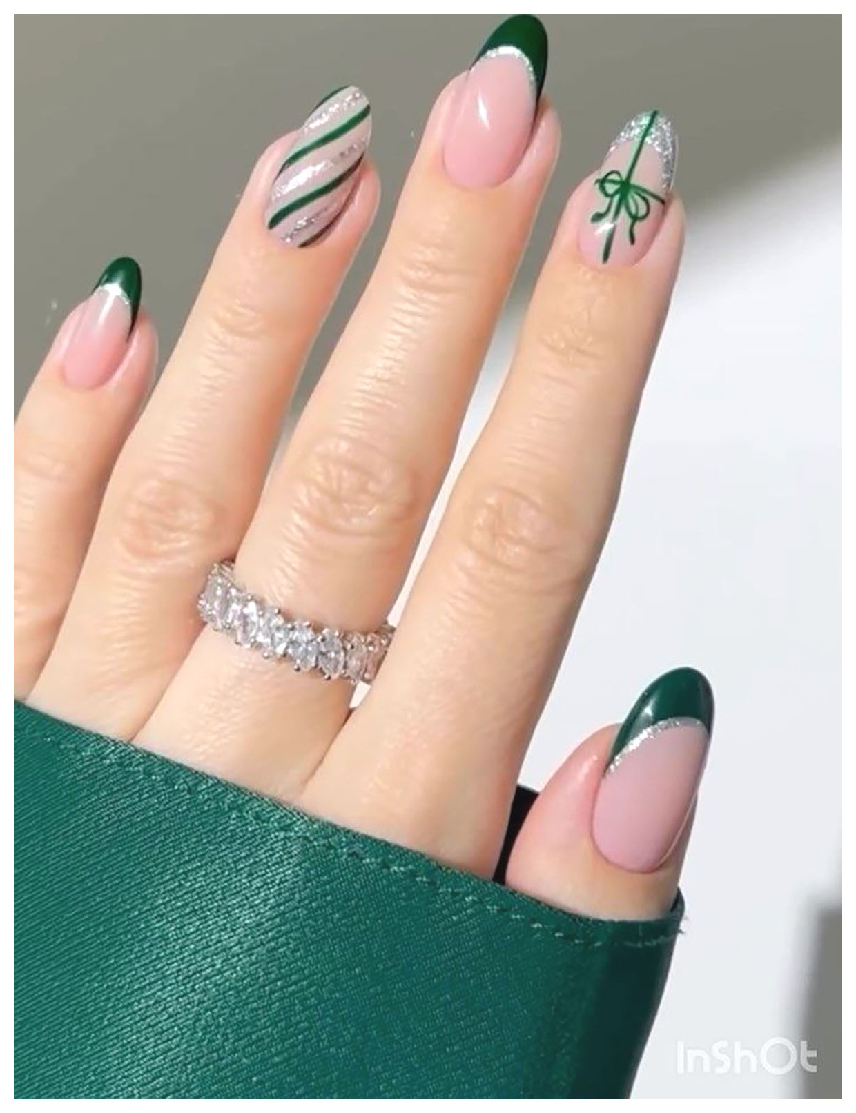 راهنمای طراحی ناخن سبز: ایدهها و نکات جذاب