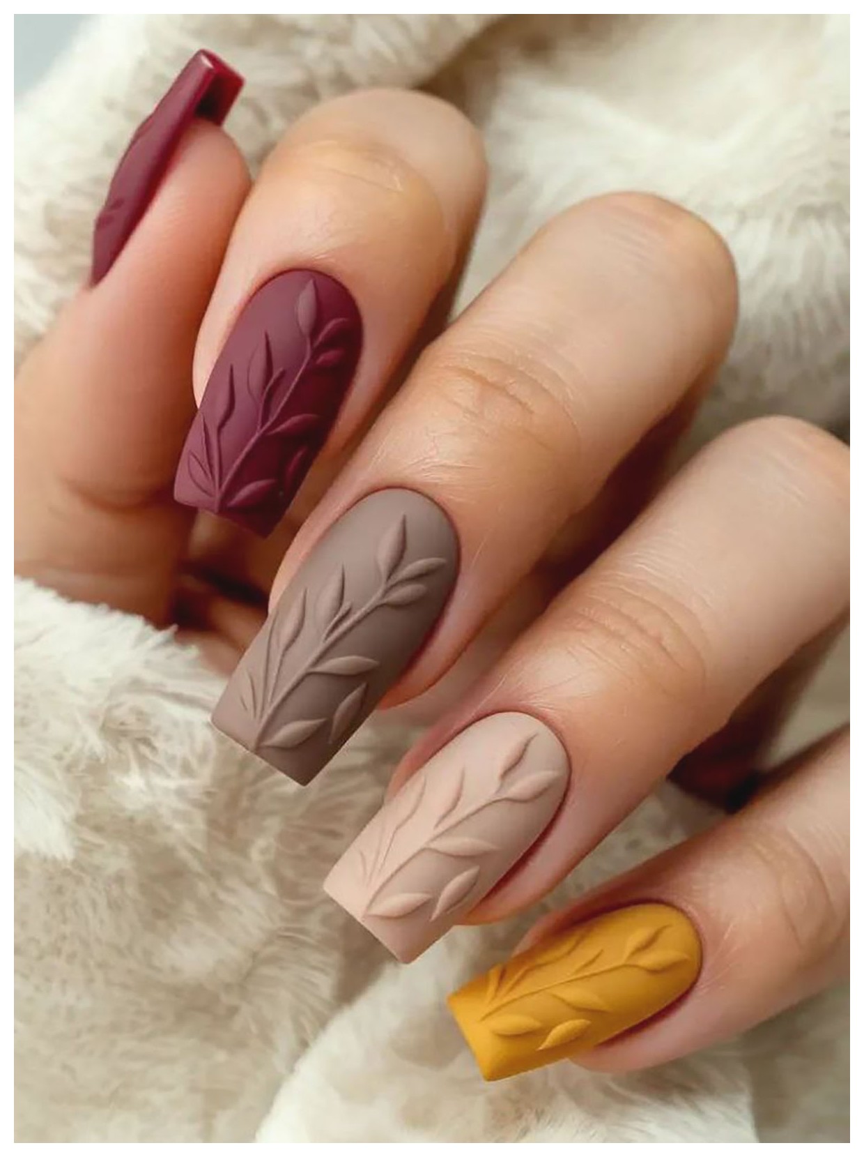 مدل‌های شیک و جذاب ناخن پاییزی برای شما