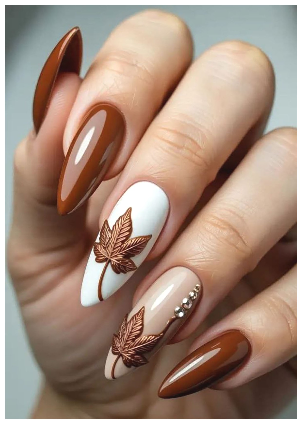 مدل‌های شیک و جذاب ناخن پاییزی برای شما