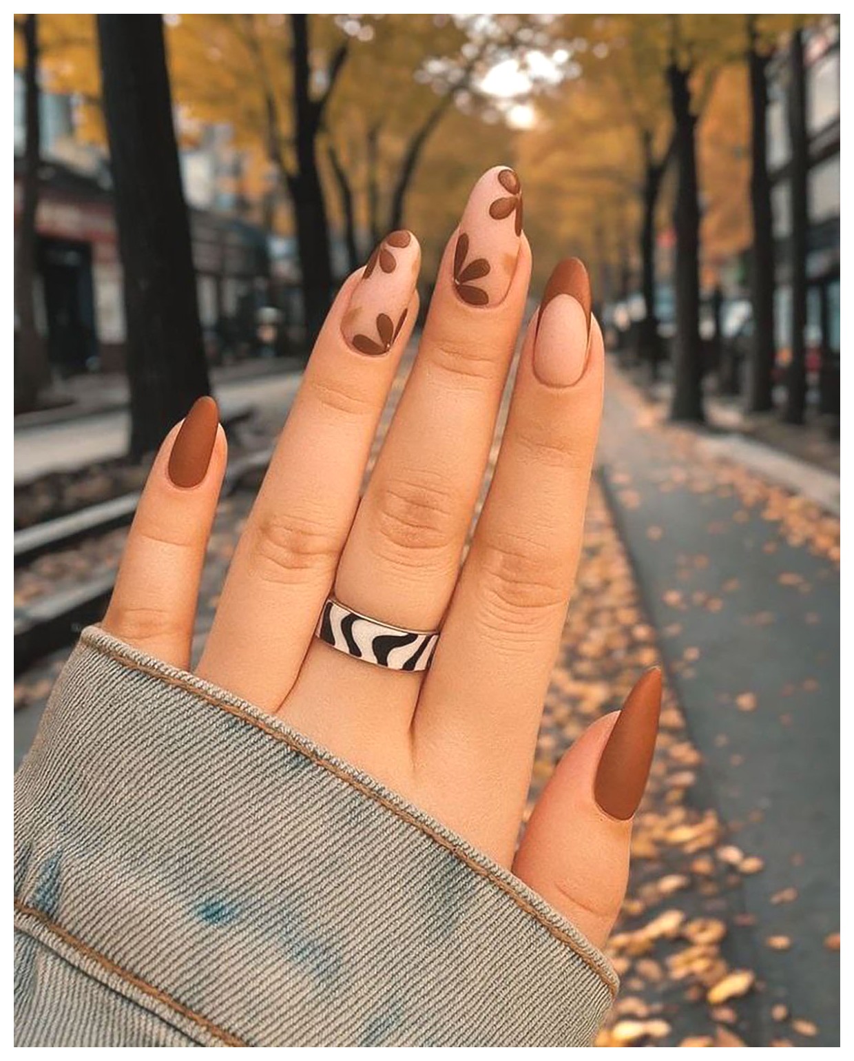 مدل‌های شیک و جذاب ناخن پاییزی برای شما