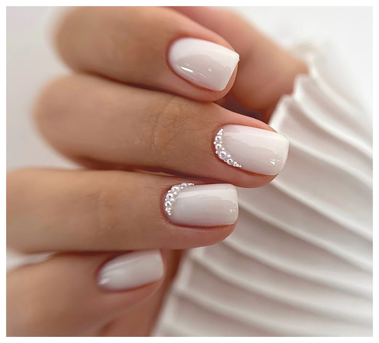 جدیدترین طرح‌های ناخن عروس: ترندهای سال 2025