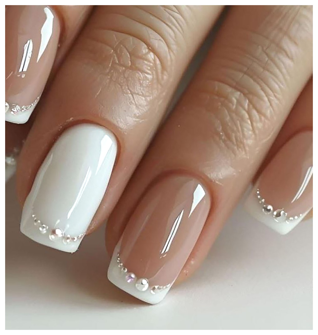 جدیدترین طرح‌های ناخن عروس: ترندهای سال 2025