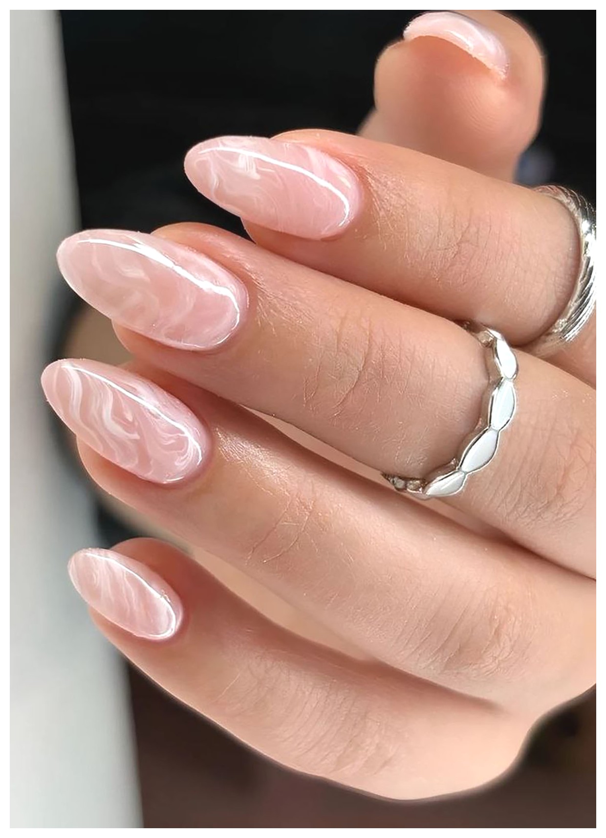 جدیدترین طرح‌های ناخن عروس: ترندهای سال 2025