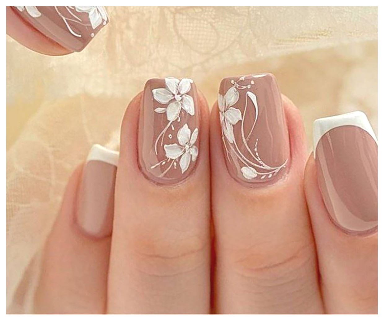 آموزش طراحی ناخن با طرح گل‌های زیبا