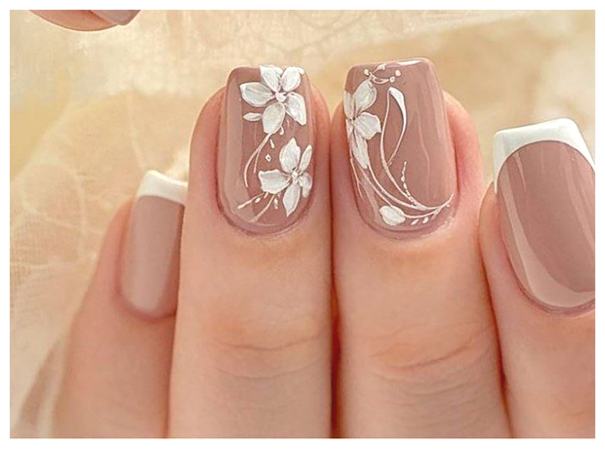 آموزش طراحی ناخن با طرح گل‌های زیبا
