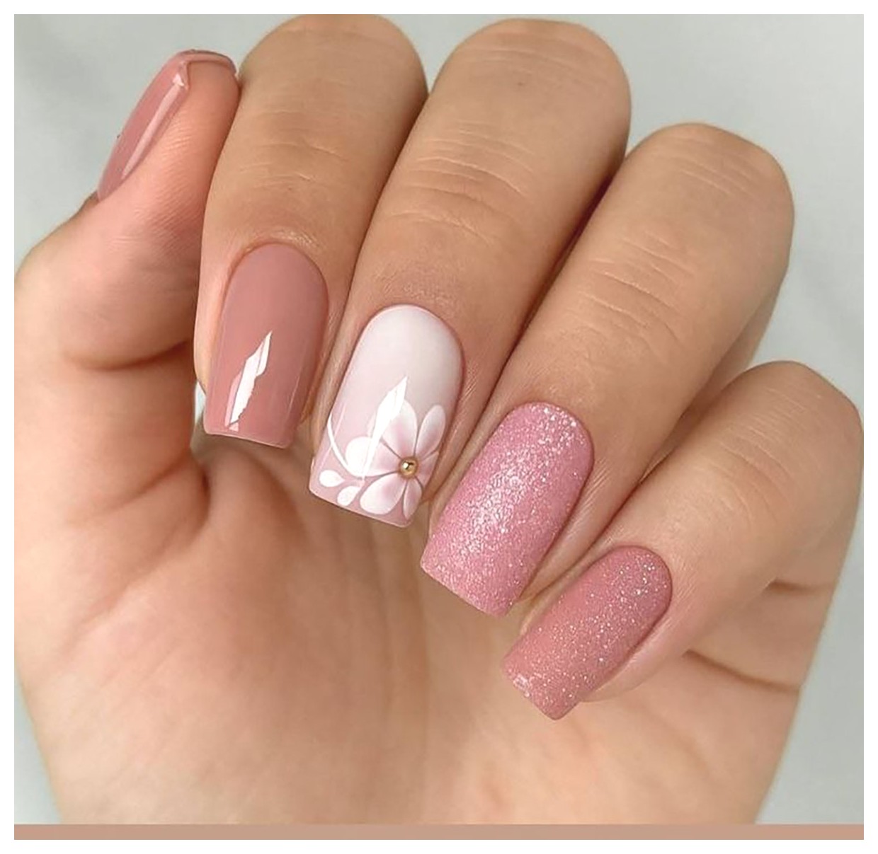 آموزش طراحی ناخن با طرح گل‌های زیبا